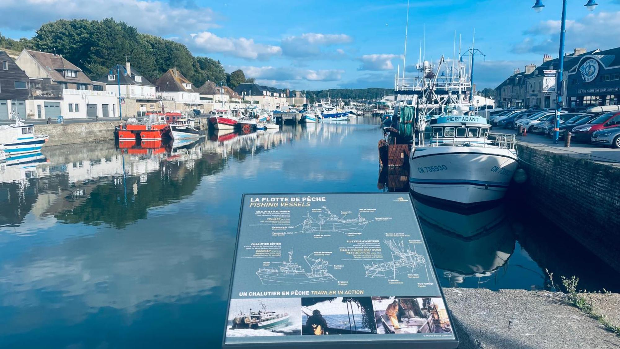 Maison Calme Et Cosy A Port-En-Bessin Pres Du Golf Et De La Mer ภายนอก รูปภาพ